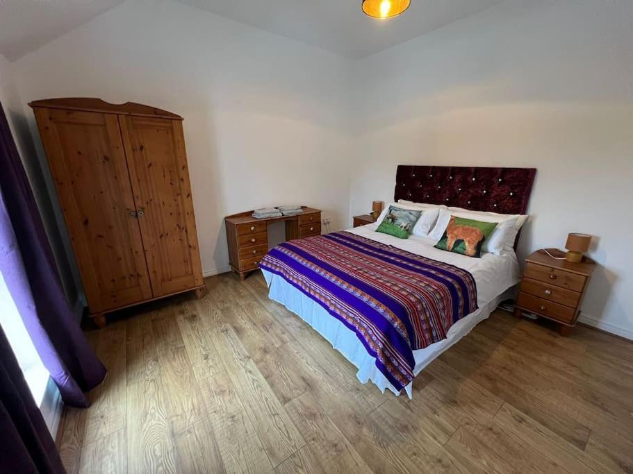 The Alpaca Farmhouse With Hot Tub And Alpaca Experience Included Dromara Exterior foto